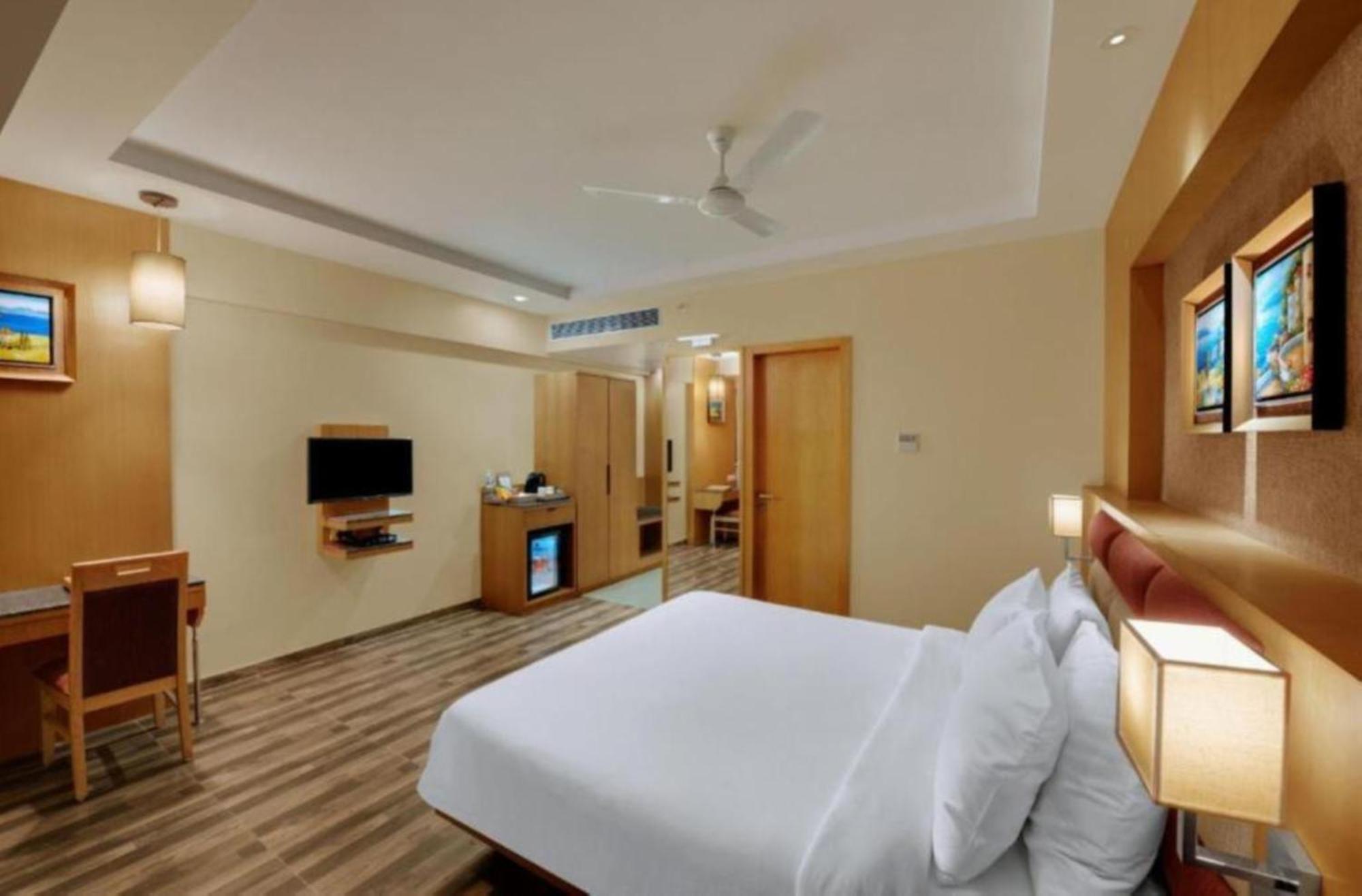 Hotel Seven Inn Near Delhi Airport Nueva Delhi Exterior foto